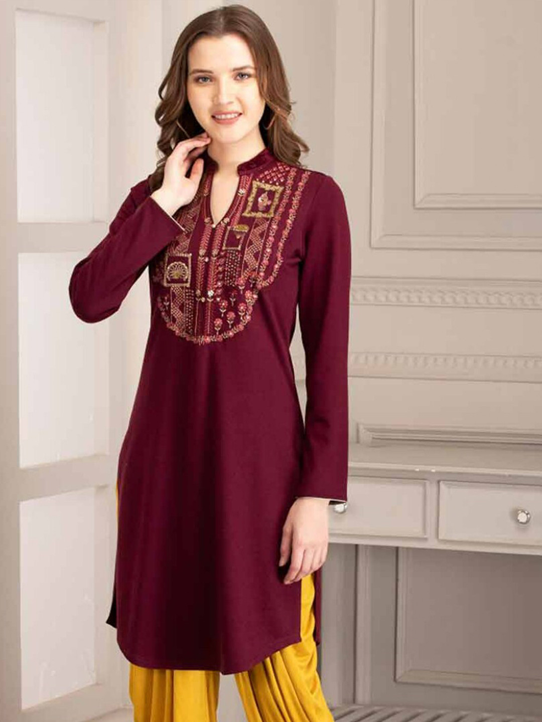 

Lakshita Women Maroon Embroidered Thread Work Kurta