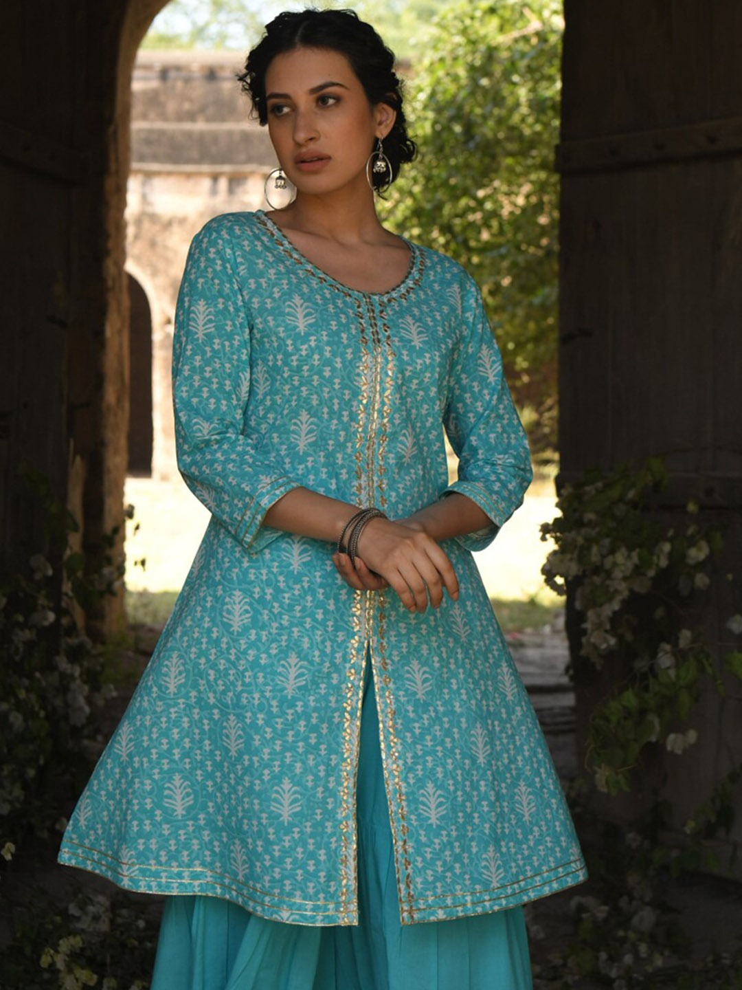 

KARAJ JAIPUR Women Blue Floral Printed High Slit Patchwork Pure Cotton Kurta Set