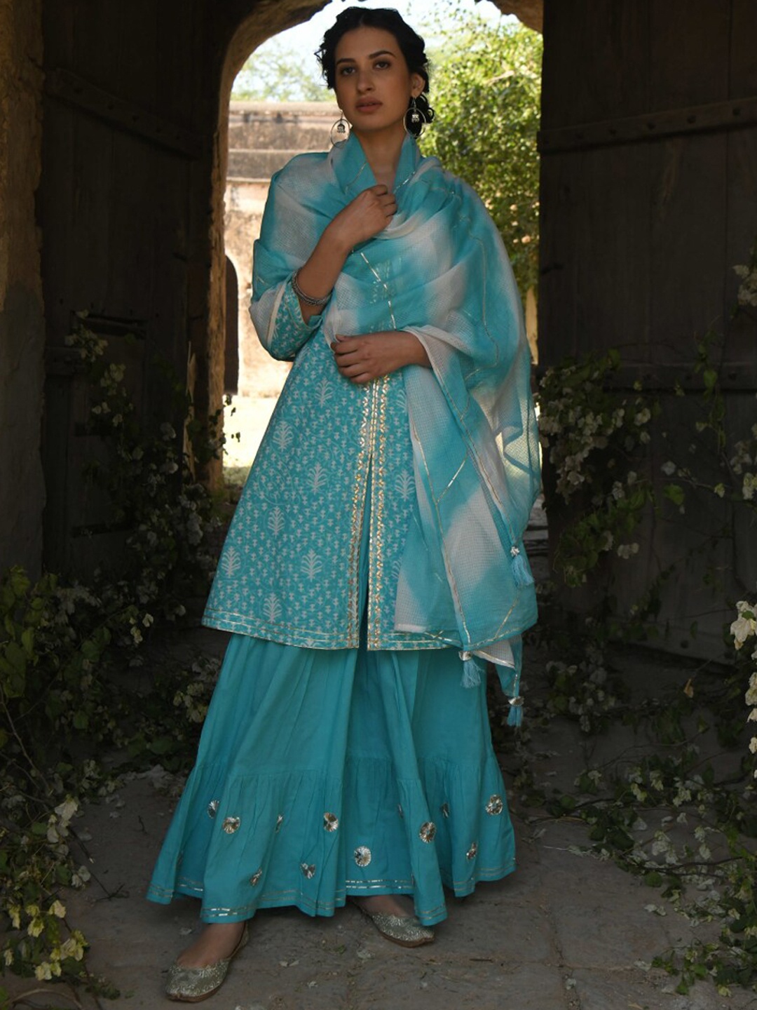 

KARAJ JAIPUR Women Blue Floral Gota Patti Embroidery High Slit Pure Cotton Kurta Set