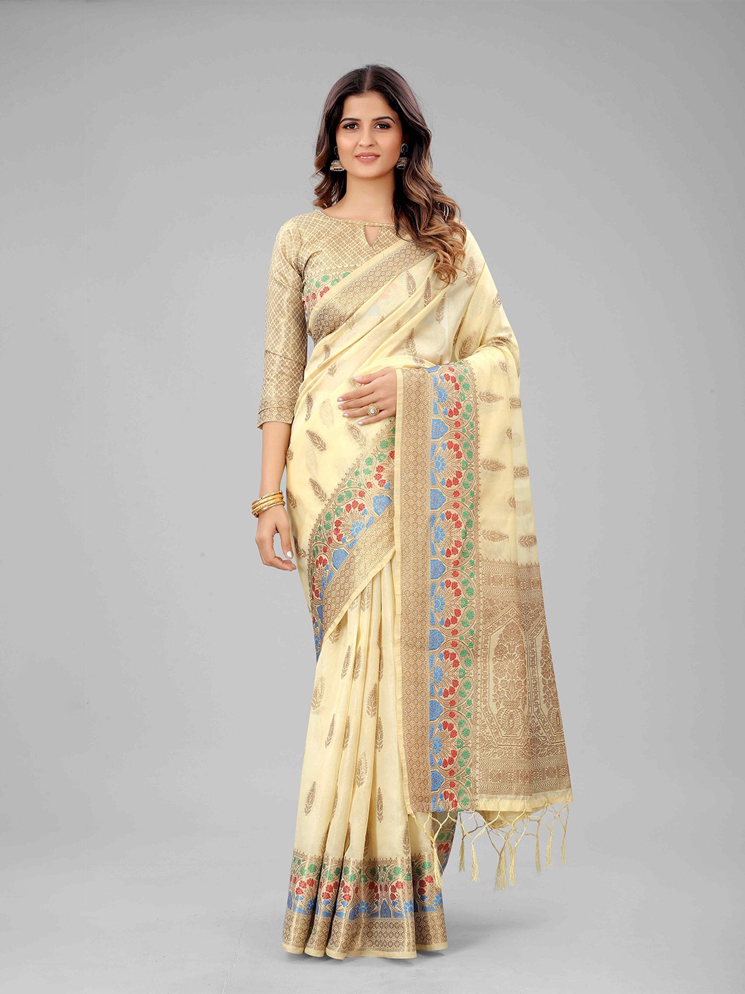 

Mizzific Cream-Coloured & Golden Ethnic Motifs Zari Organza Chanderi Saree