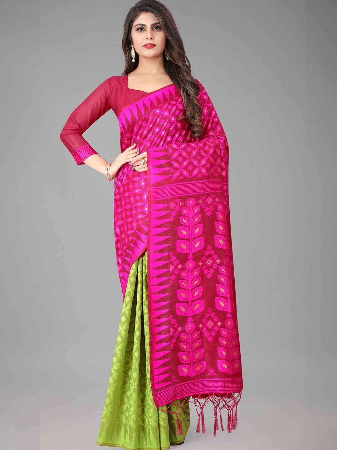 

Mizzific Pink & Gold-Toned Ethnic Motifs Jamdani Saree