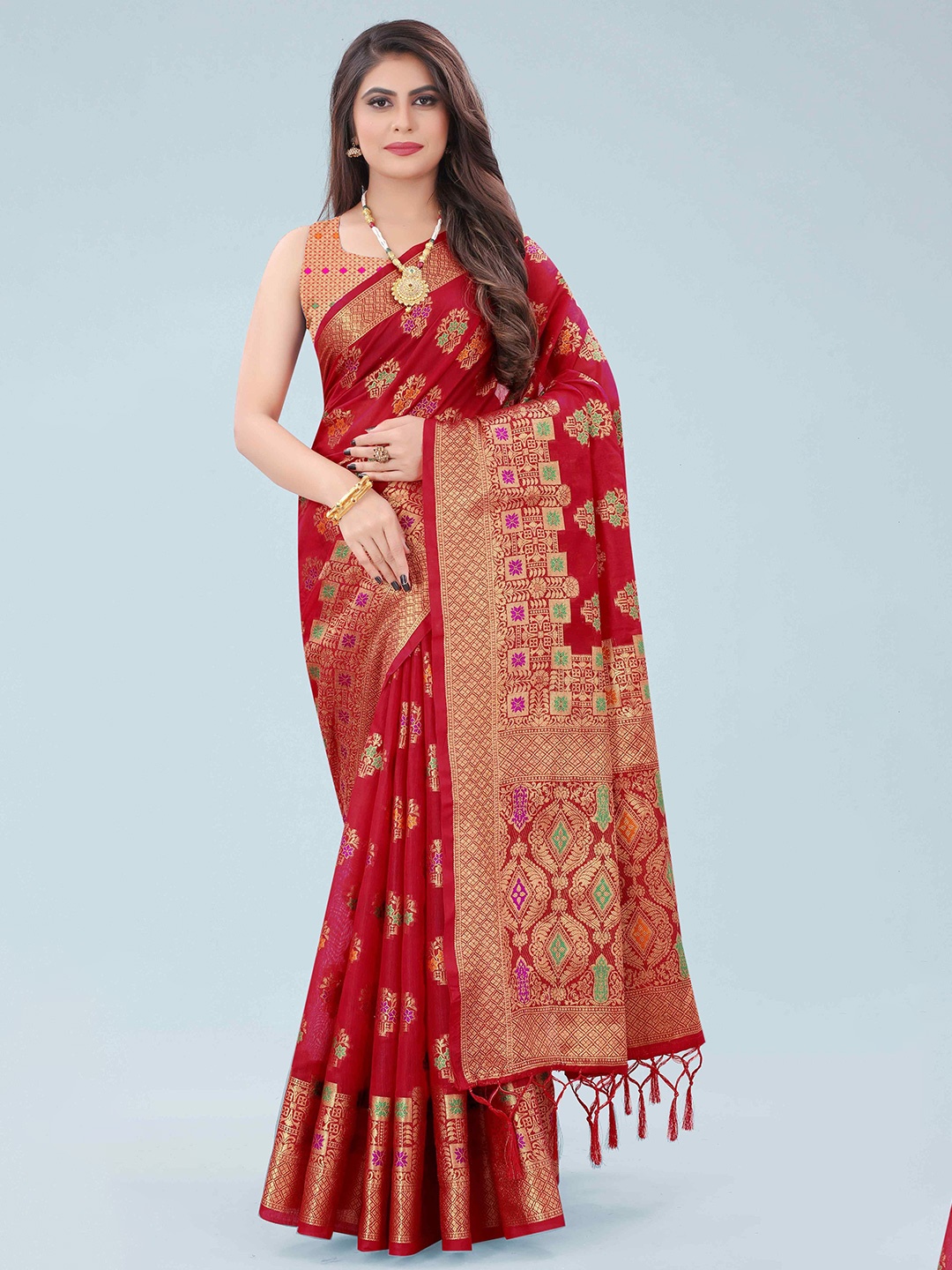 

Mizzific Red & Gold-Toned Woven Design Zari Pure Cotton Chanderi Saree