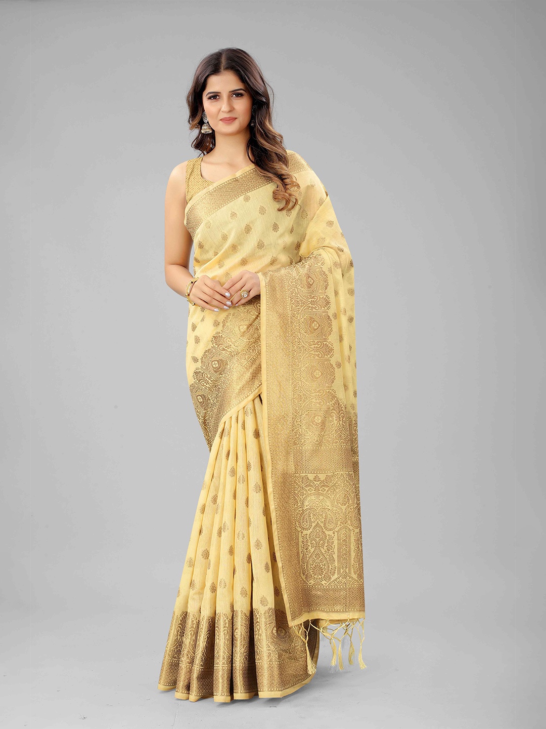 

Mizzific Cream-Coloured & Gold-Toned Ethnic Motifs Pure Cotton Banarasi Saree