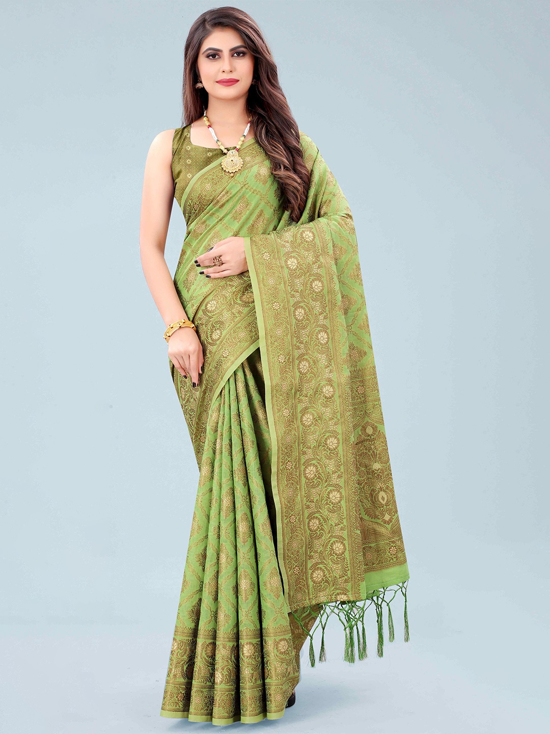 

Mizzific Green & Gold-Toned Woven Design Zari Pure Cotton Chanderi Saree