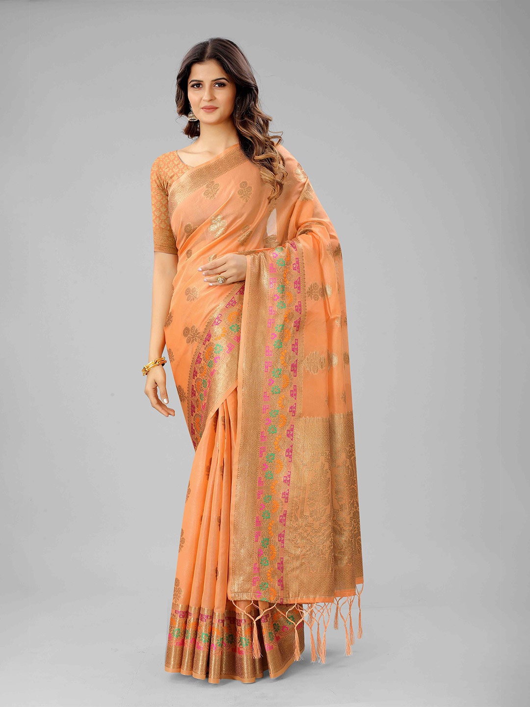 

Mizzific Peach-Coloured & Gold-Toned Woven Design Zari Organza Chanderi Saree 100% Cotton