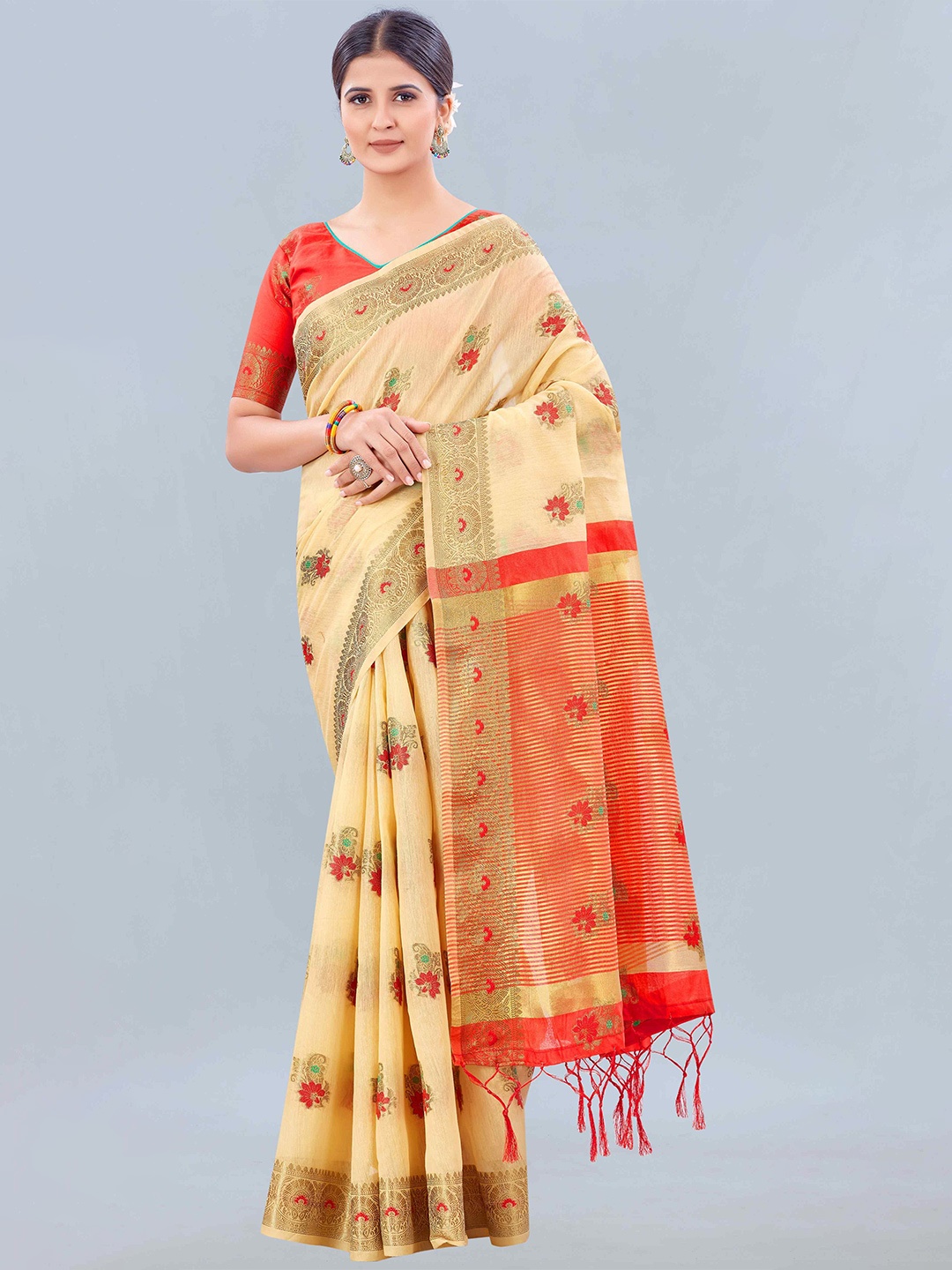 

Mizzific Cream-Coloured & Red Paisley Zari Pure Cotton Chanderi Saree