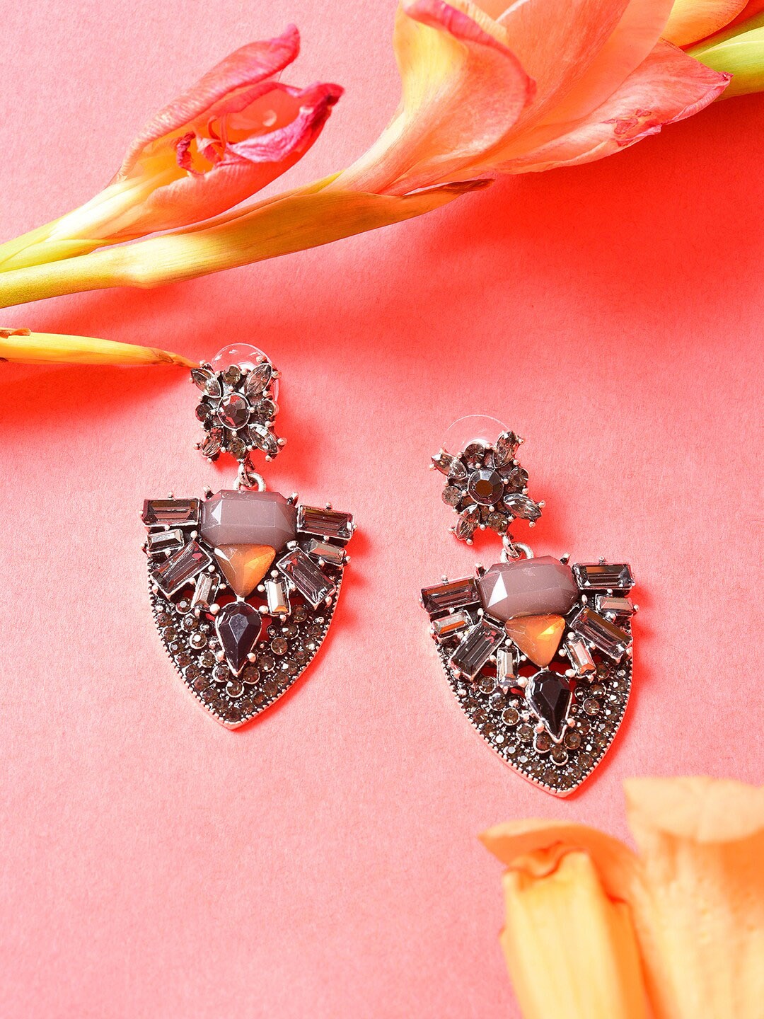 

SOHI Brown Contemporary Drop Earrings