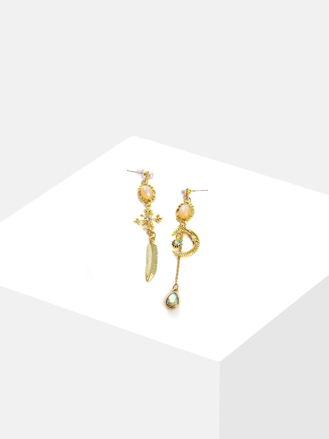 

SOHI Gold-Plated White Stone Studded Contemporary Drop Earrings