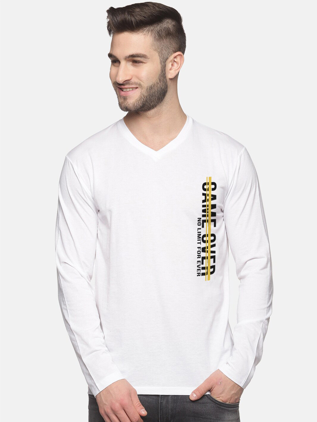 

MASH UNLIMITED Men White Printed V-Neck Applique T-shirt