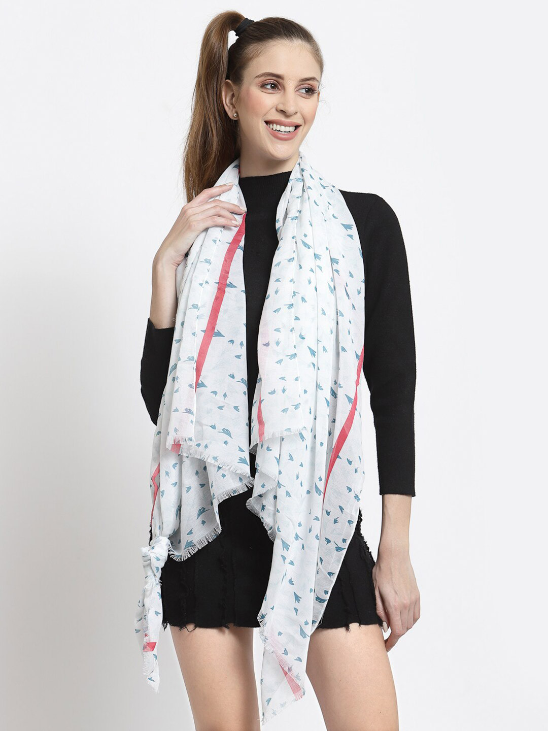 

J Style Women White & Blue Printed Cotton Stole