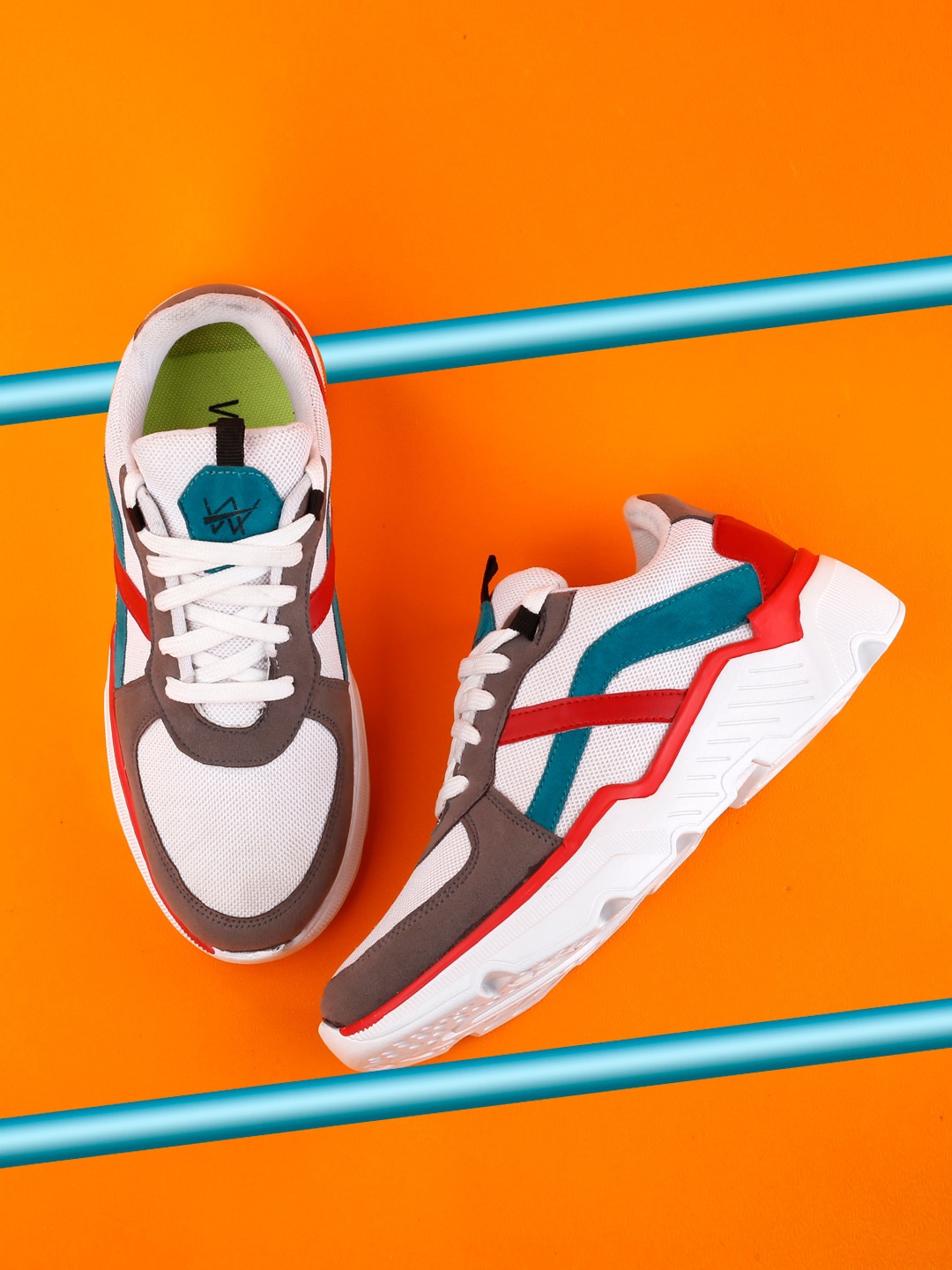 

Woakers Men White Colourblocked Sneakers