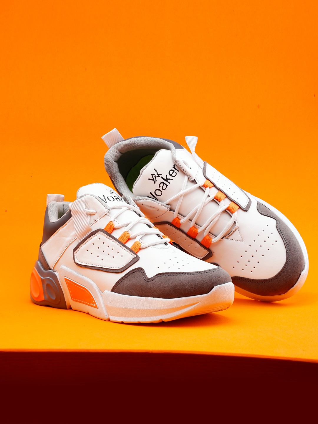 

Woakers Men White Colourblocked Sneakers