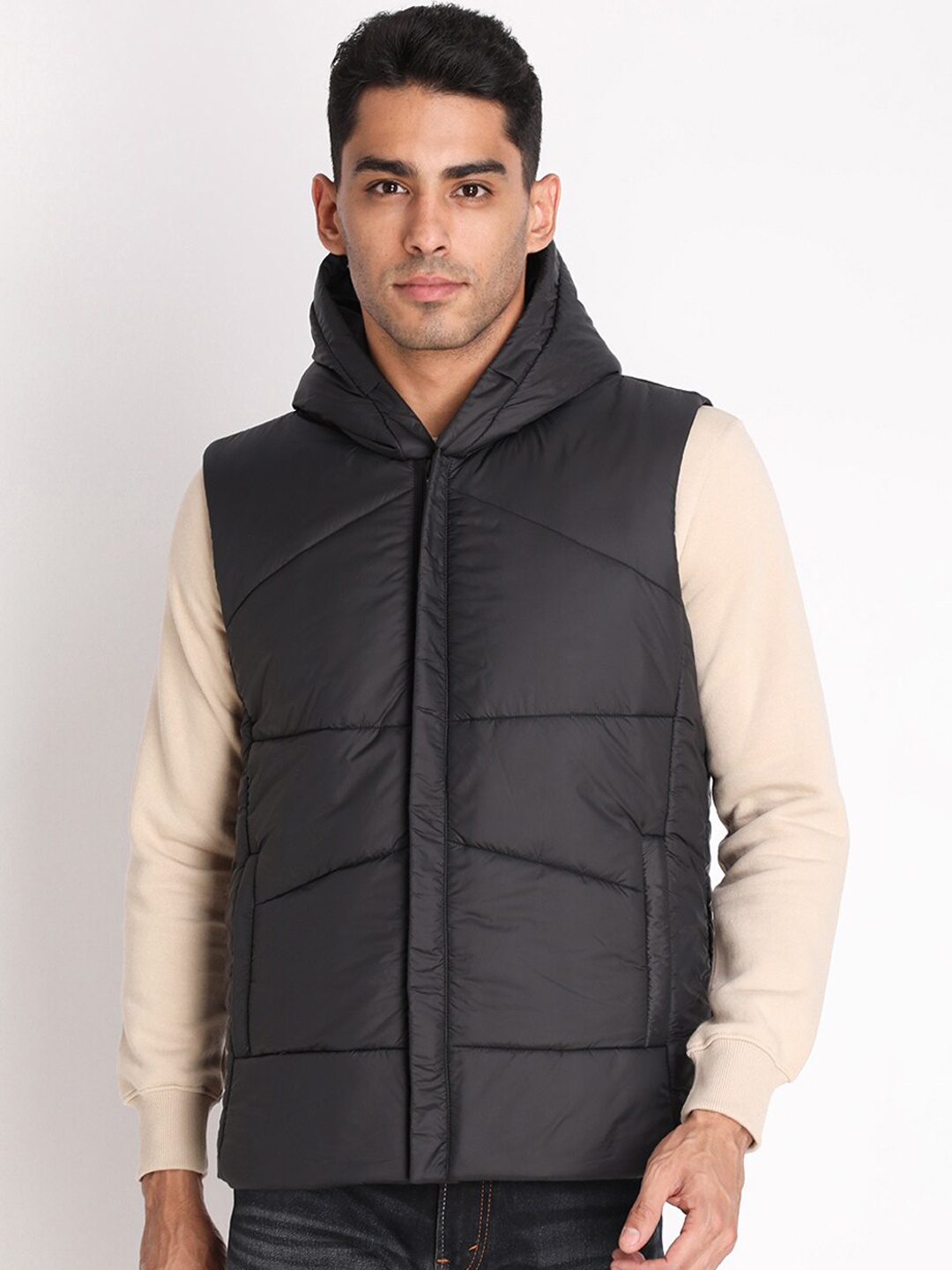 

CHKOKKO Men Black Lightweight Crop Outdoor Padded Jacket