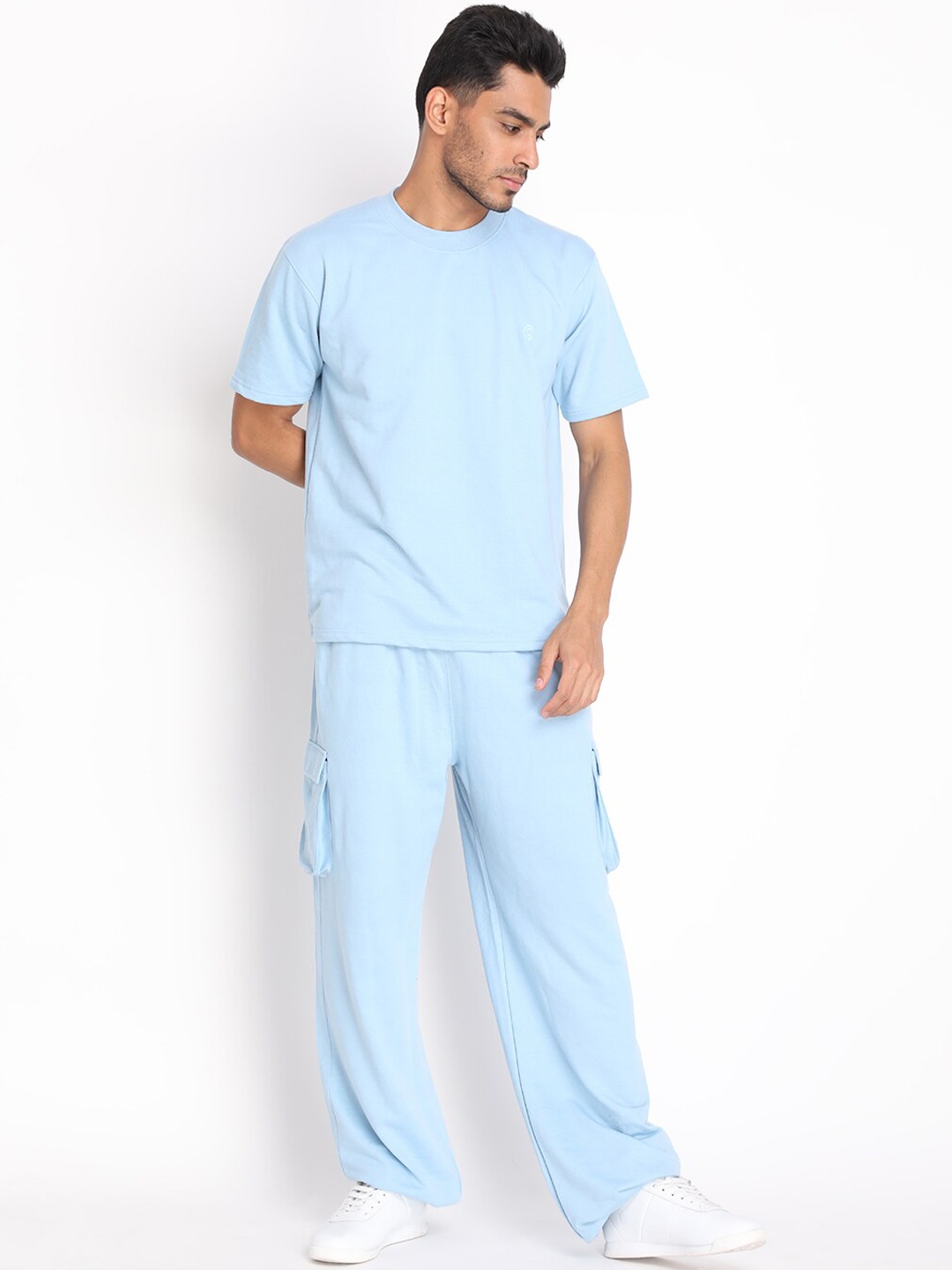 

CHKOKKO Blue Solid T-Shirt & Trousers Co-ords