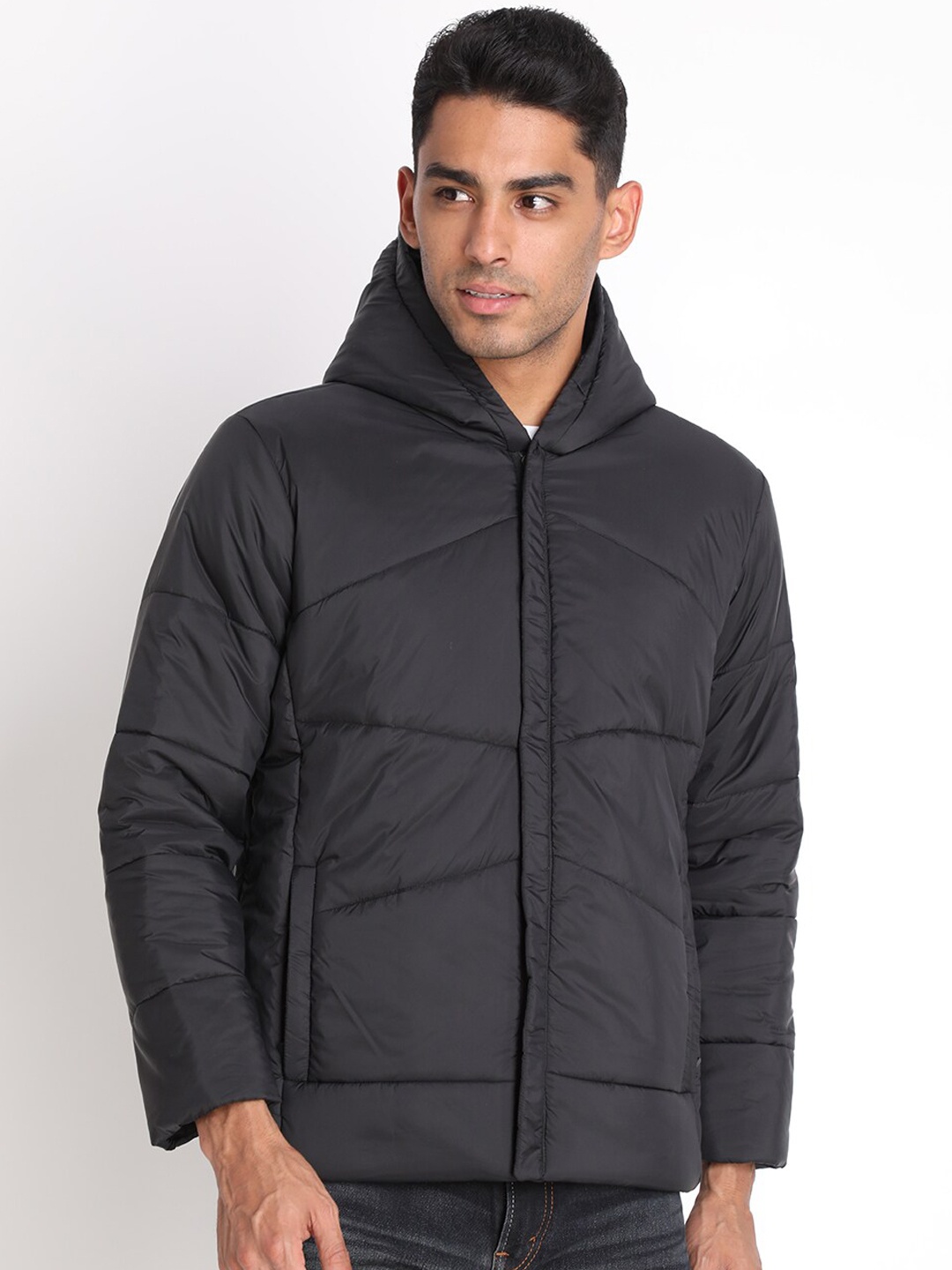 

CHKOKKO Men Black Lightweight Crop Outdoor Puffer Jacket