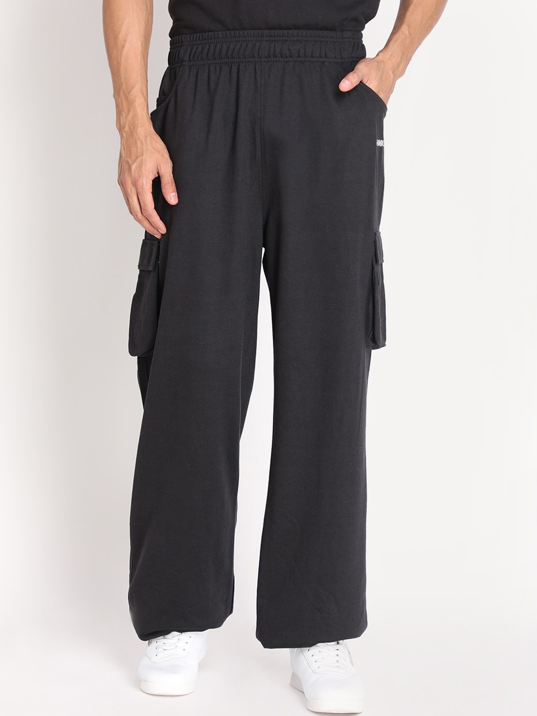 

CHKOKKO Men Black Solid Comfort-Fit Track Pants