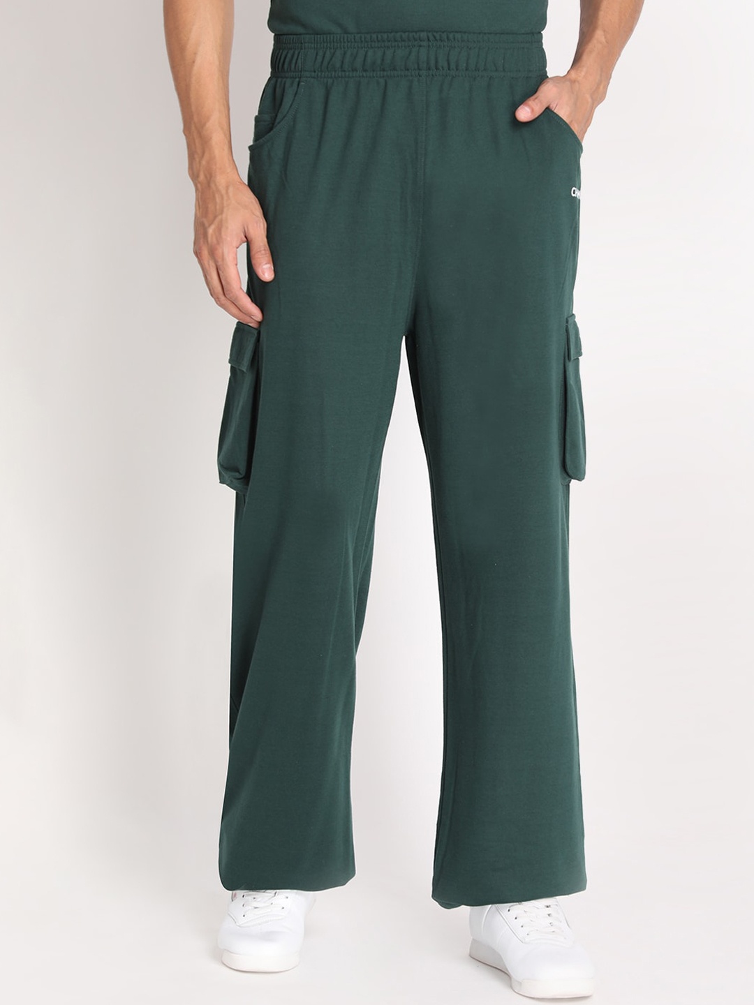 

CHKOKKO Men Green Solid Cotton Comfort Fit Track Pants