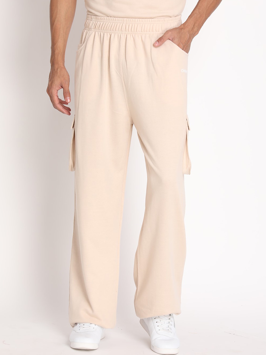 

CHKOKKO Men Patel Beige Solid Relaxed Fit Cotton Track Pants