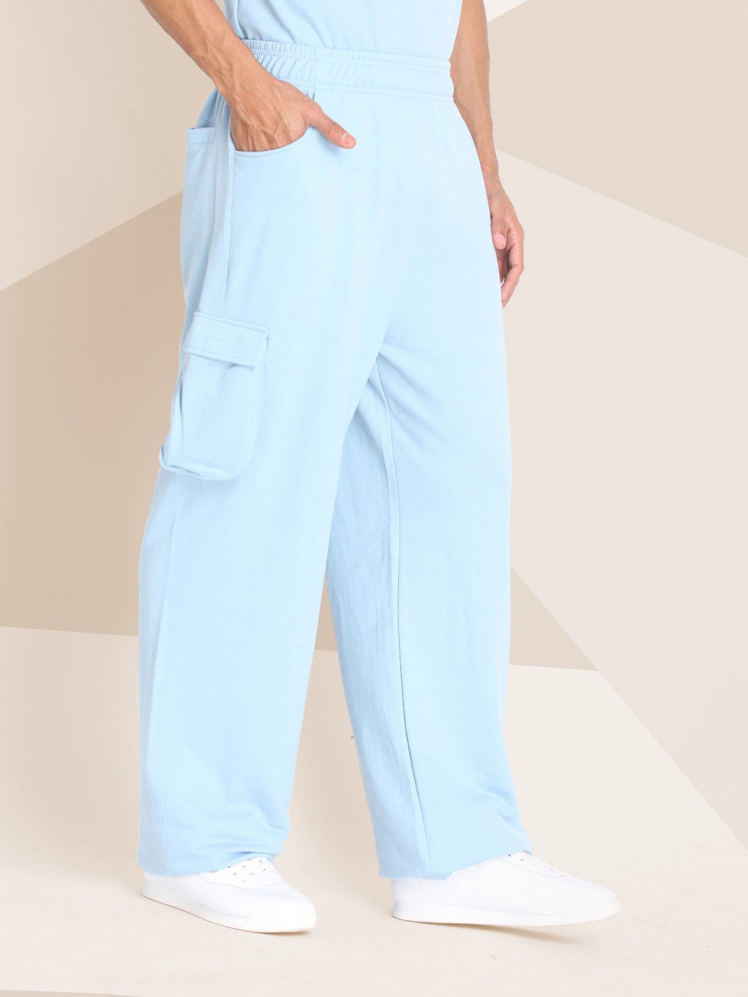 

CHKOKKO Men Blue Solid Comfort-Fit Track Pant