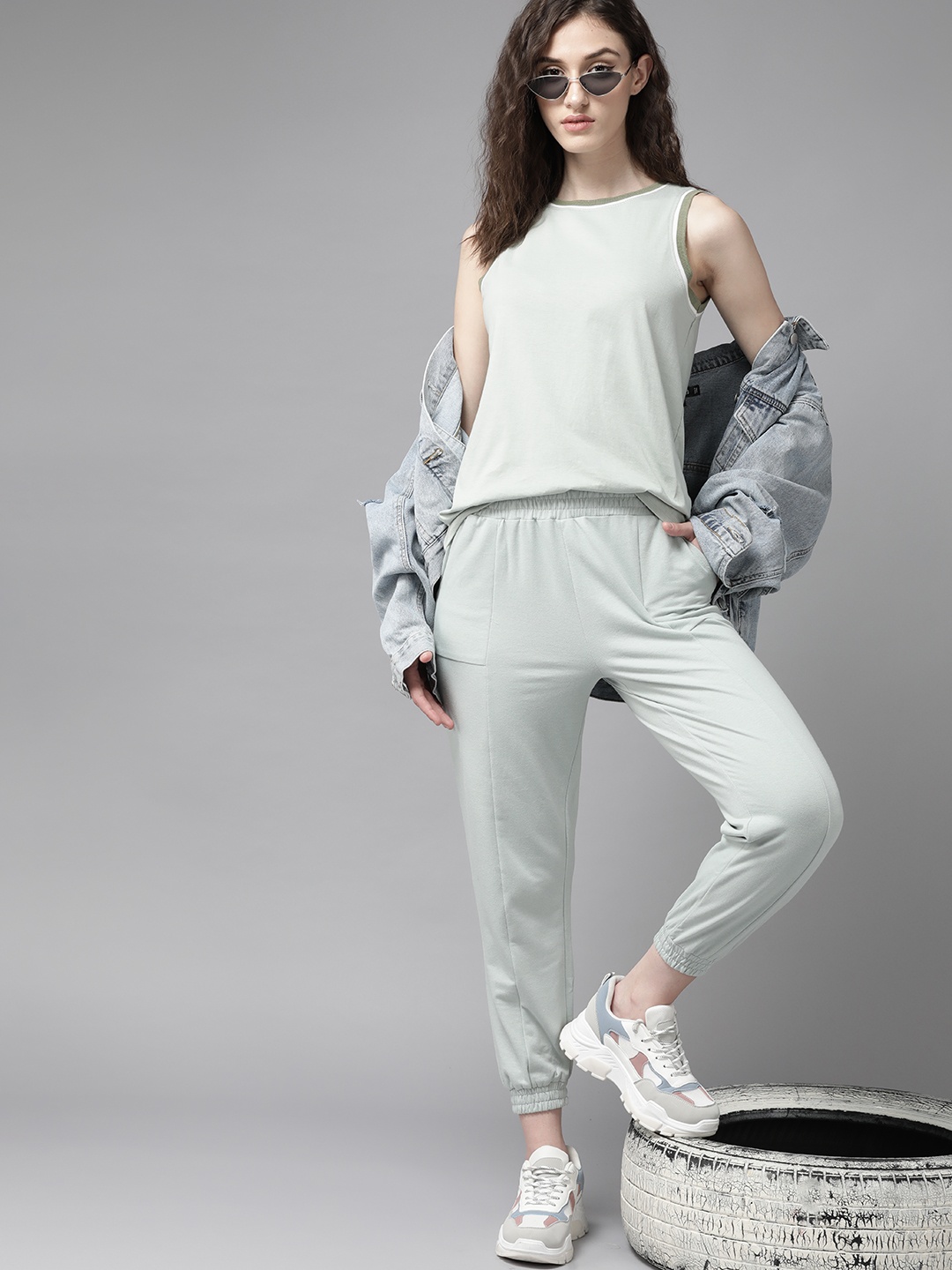 

The Roadster Lifestyle Co. Women Mint Green Solid Co-ords Set