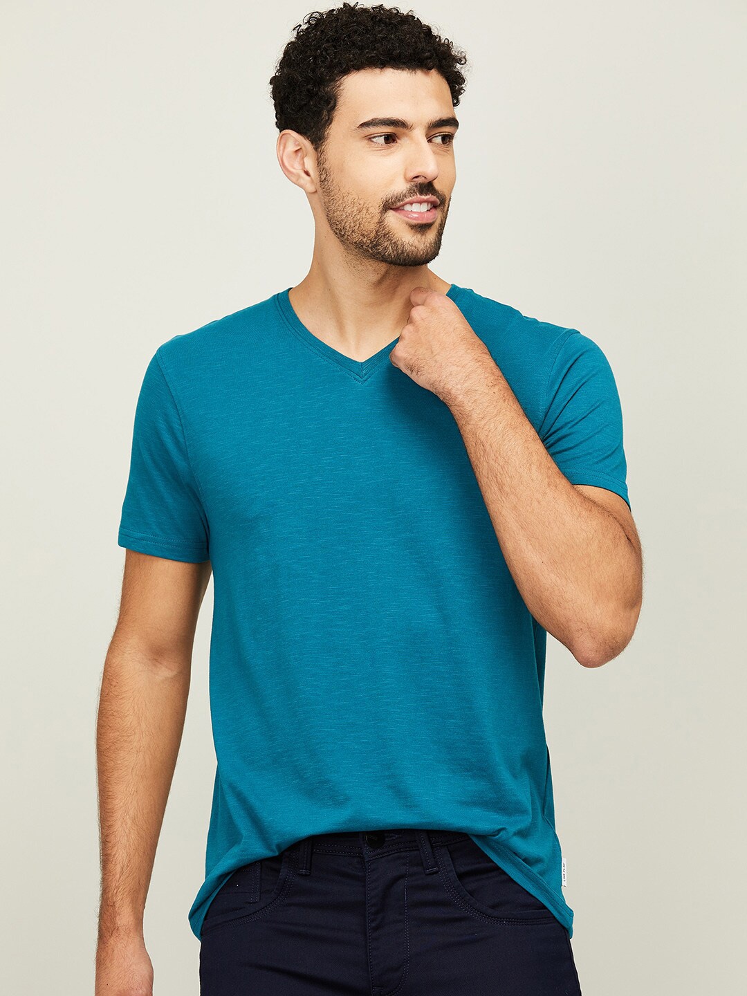 

Fame Forever by Lifestyle Men Blue V-Neck T-shirt