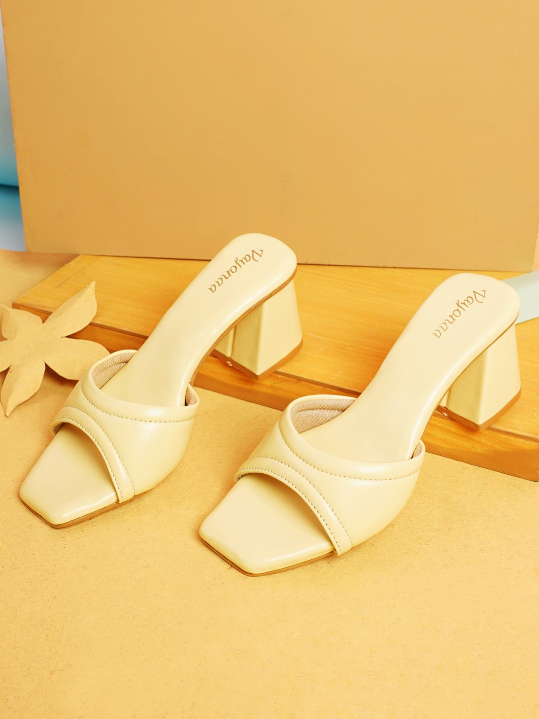 

VAYONAA Cream-Coloured Colourblocked PU High-Top Block Mules