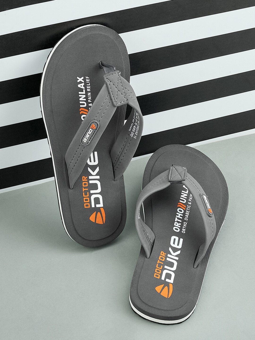 

Duke Men Grey & White Printed Rubber Thong Flip-Flops