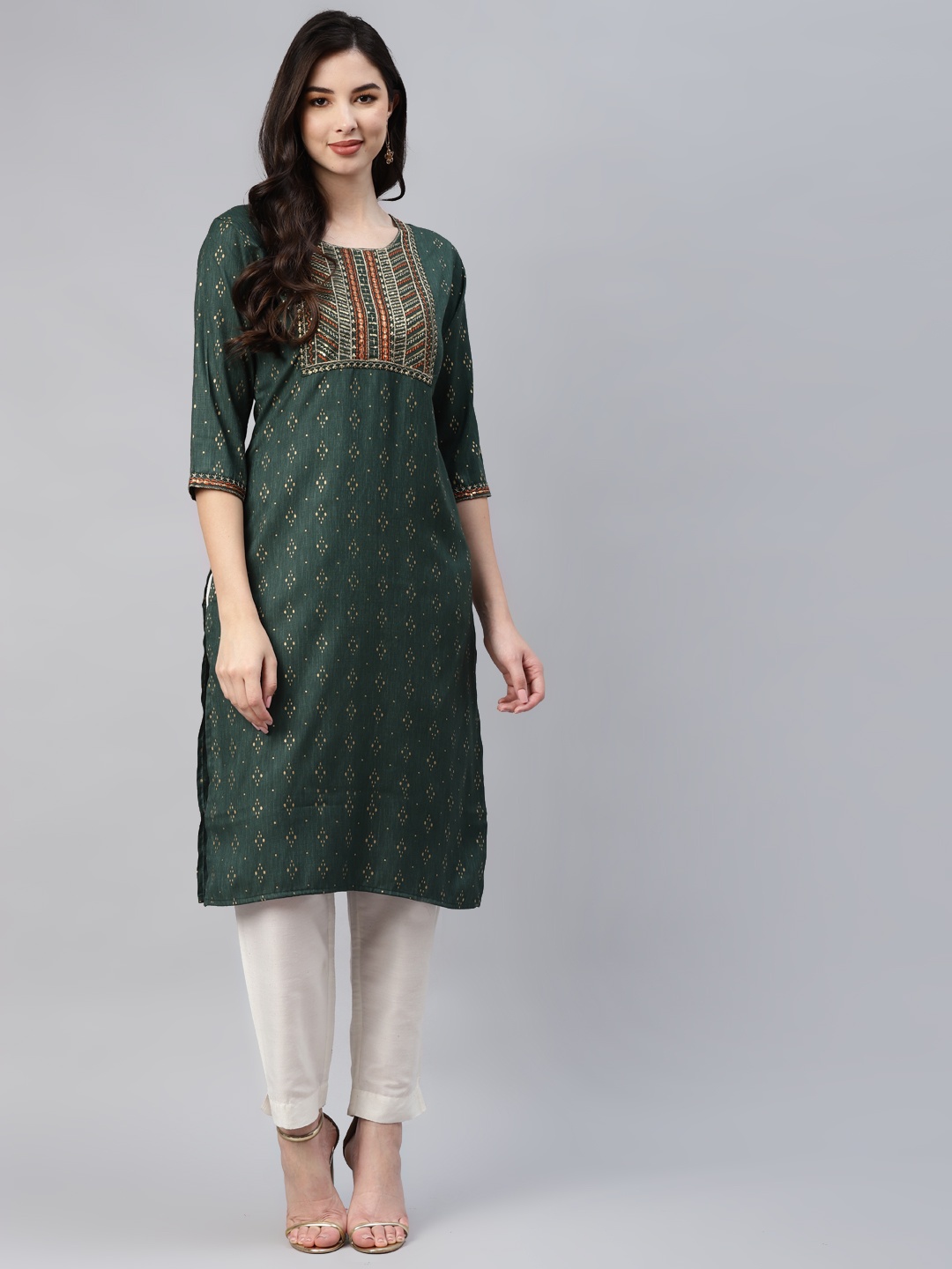 

Aarika Women Green Geometric Embroidered Kurta