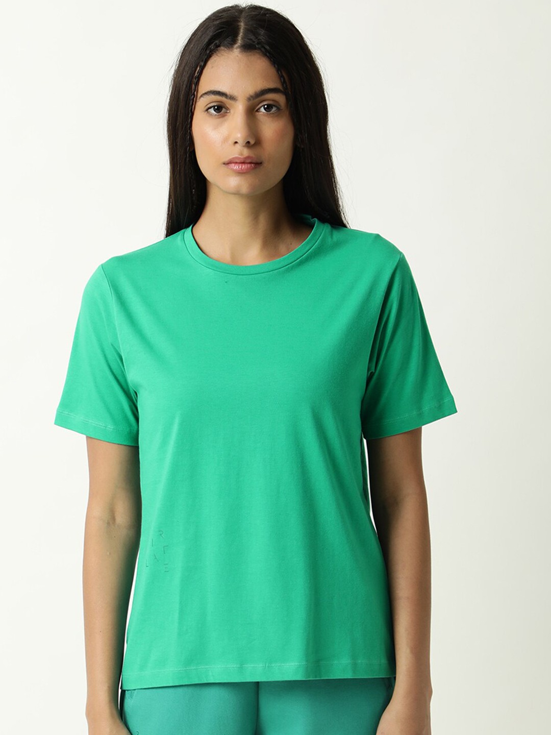 

ARTICALE Women Green Pure Cotton Raw Edge Slim Fit T-shirt