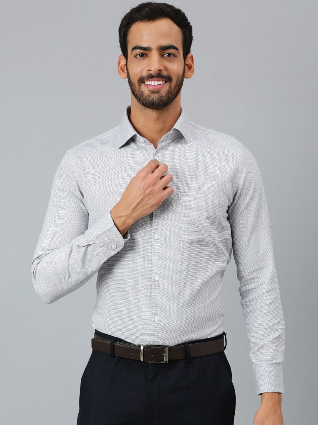 

Richlook Men Grey Checked Formal Shirt