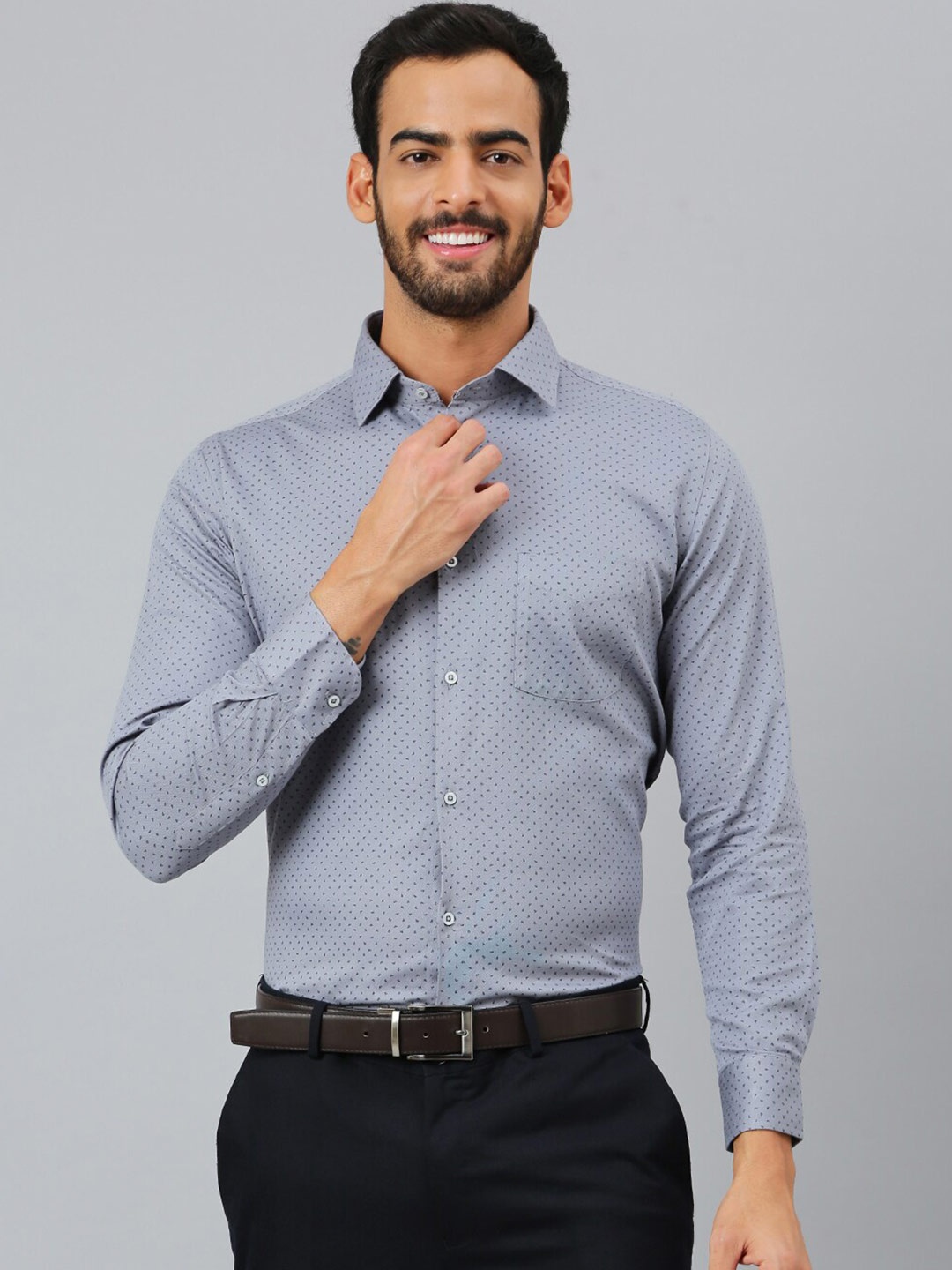 

Richlook Men Grey Formal Shirt
