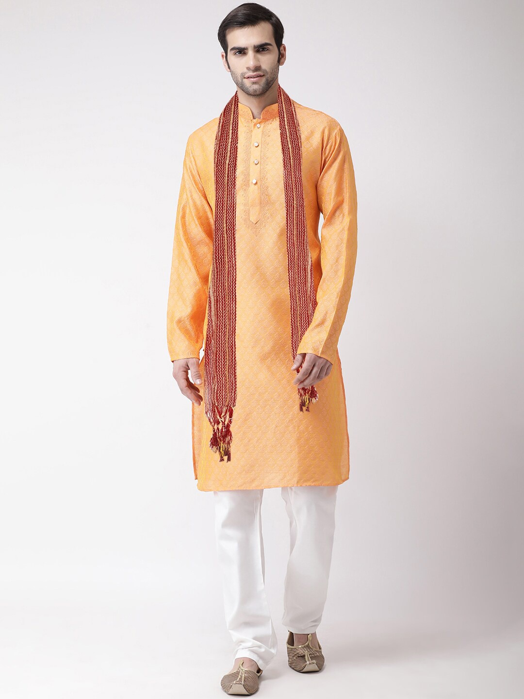 

SG LEMAN Men Orange Paisley Raw Silk Kurta with Pyjamas & With Dupatta