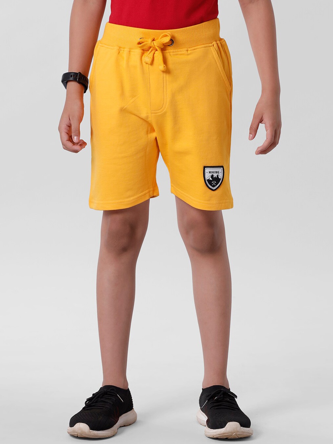 

PIPIN Boys Yellow Shorts