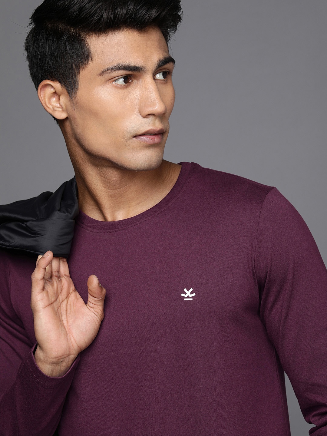 

WROGN Men Purple Solid Slim Fit T-shirt