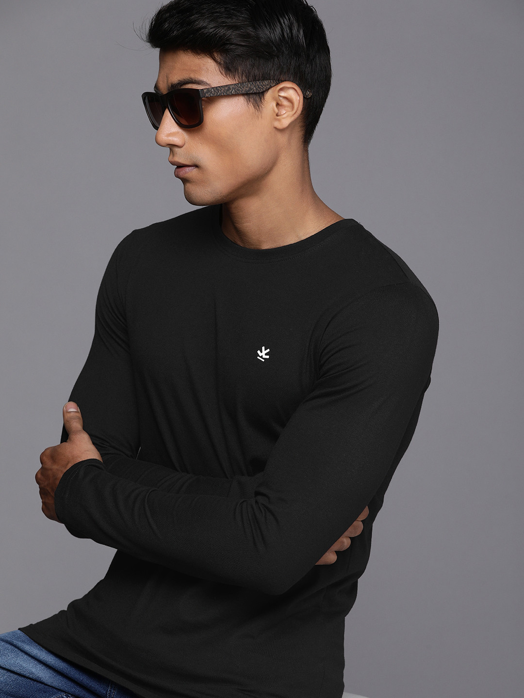 

WROGN Men Black T-shirt