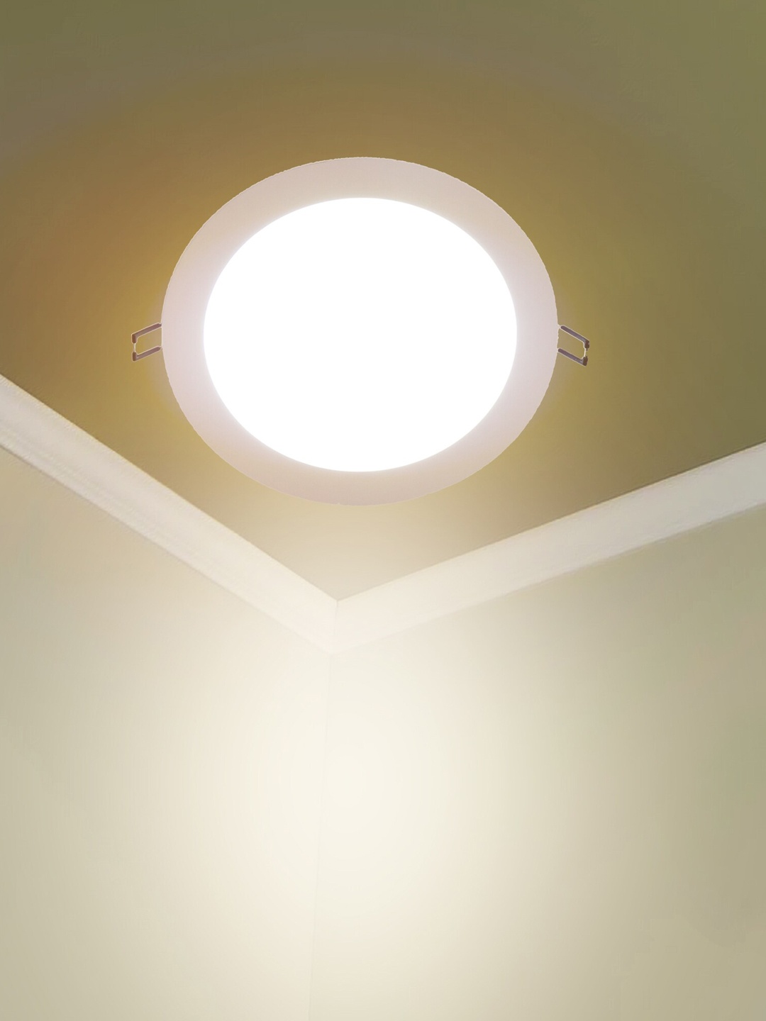 

MFD HOME FURNISHING White Spherical Ceiling Lamp