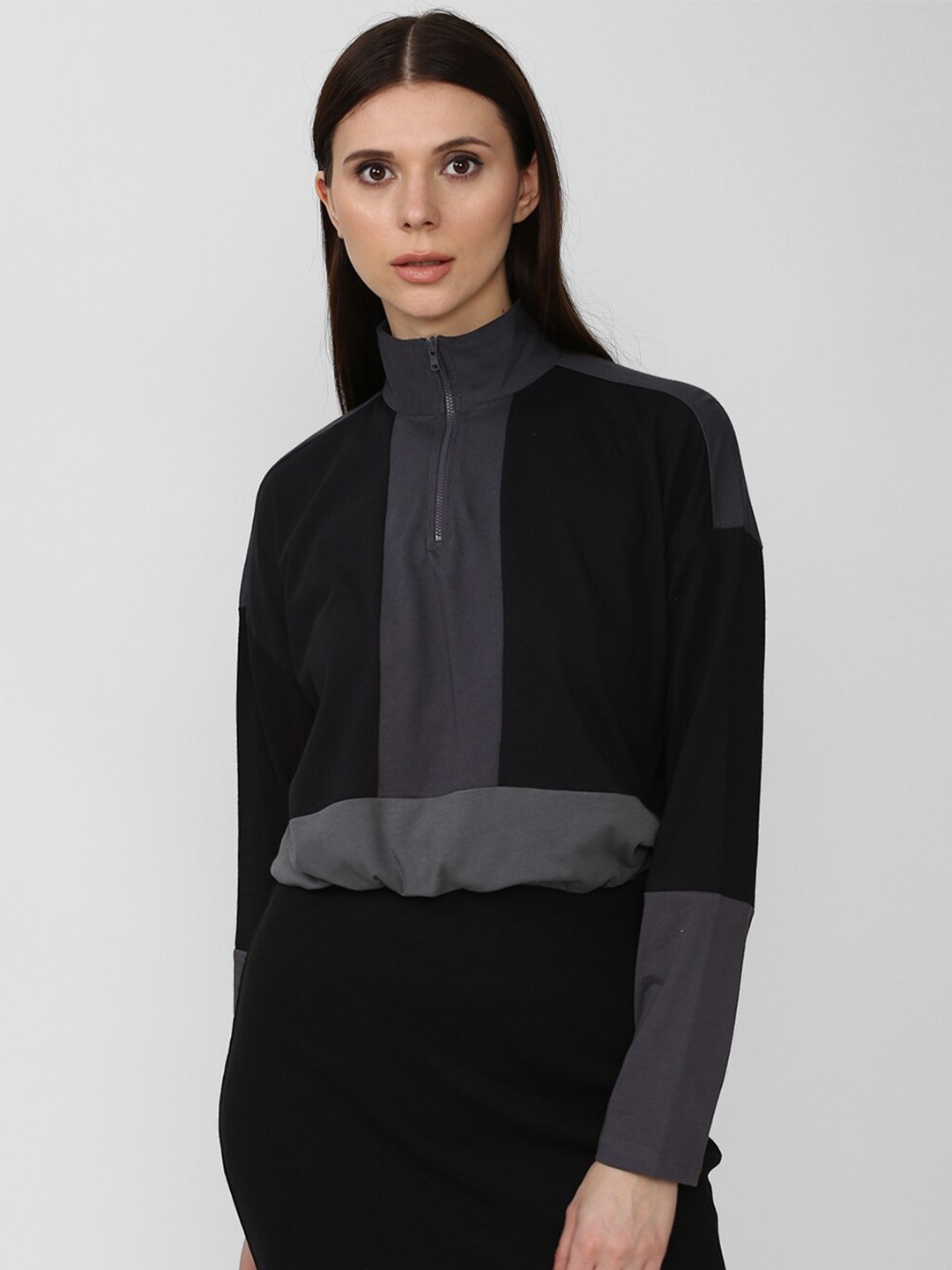 

FOREVER 21 Women Black Colourblocked Sweatshirt