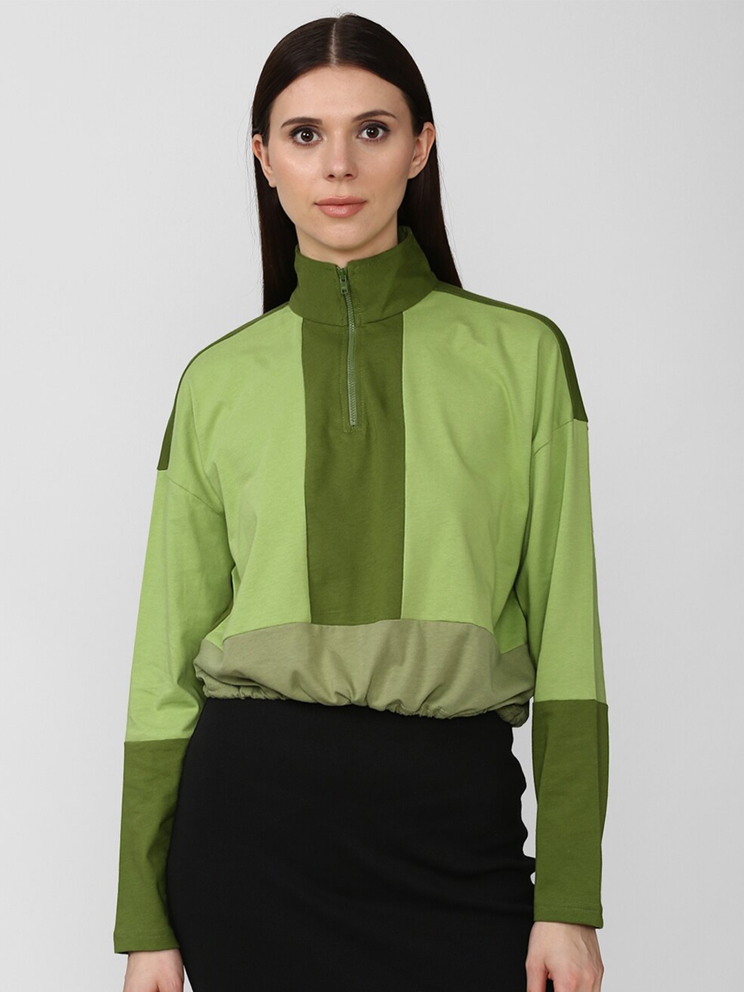 

FOREVER 21 Women Green Colourblocked Sweatshirt