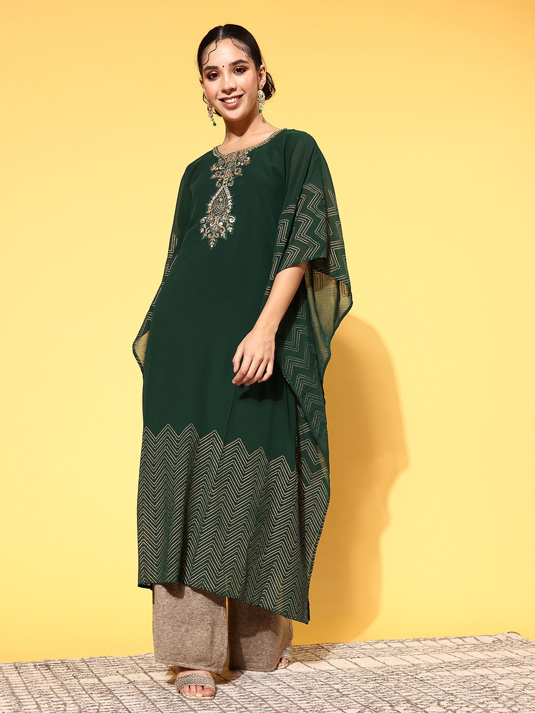 

ZOLA Women Gorgeous Green Georgette New Age Kaftan Kurta