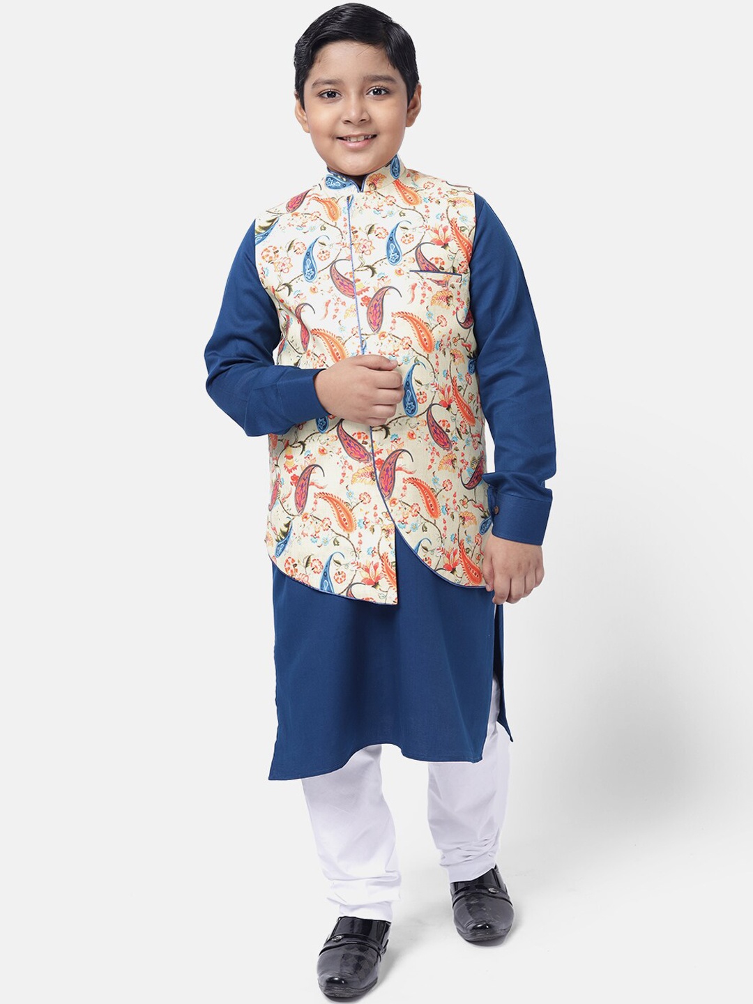 

NAMASKAR Kids Boys Navy Blue Printed Pure Cotton Kurta with Pyjamas