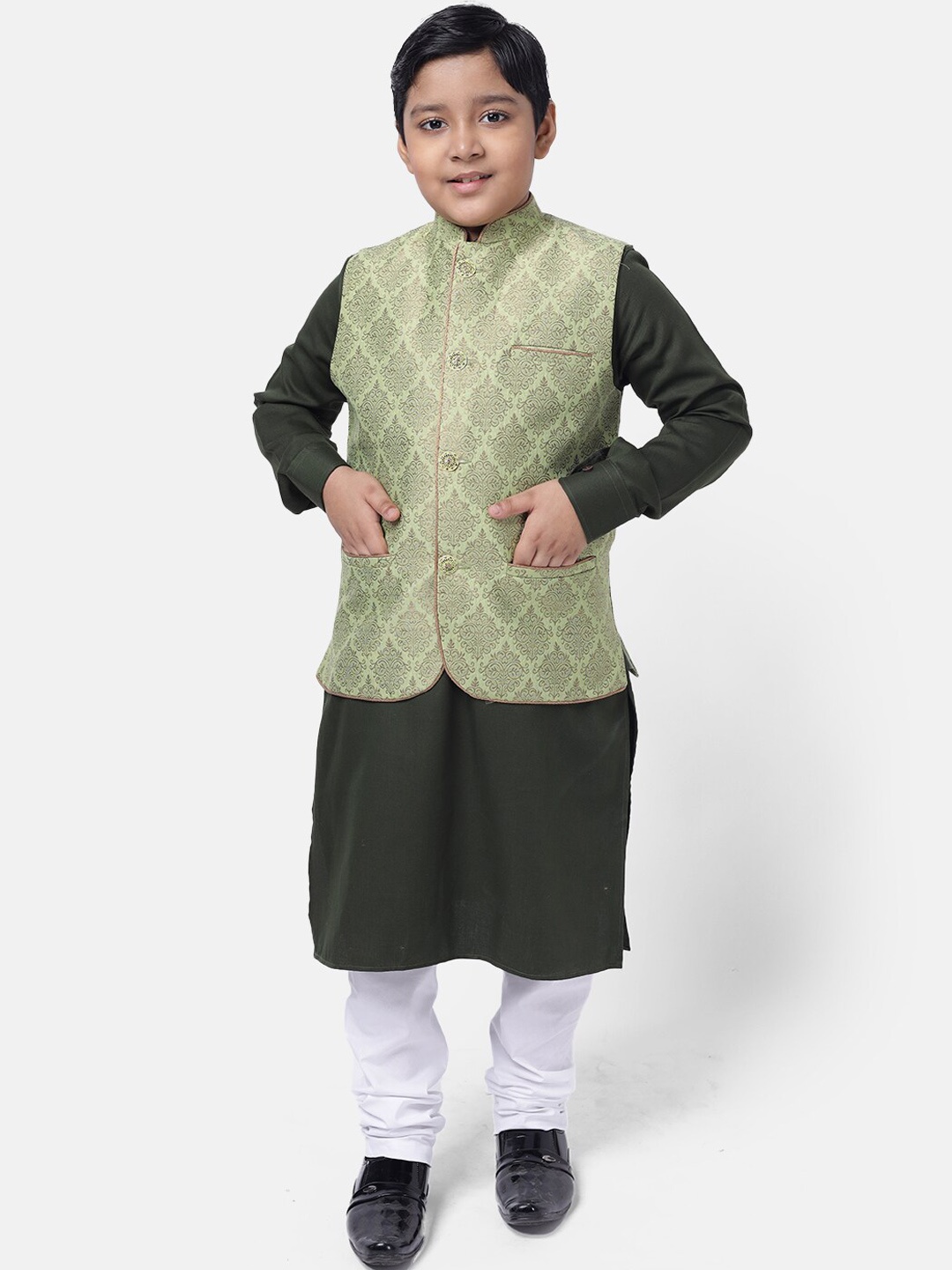 

NAMASKAR Kids Boys Green Printed Pure Cotton Kurta with Churidar and Nehru Jacket
