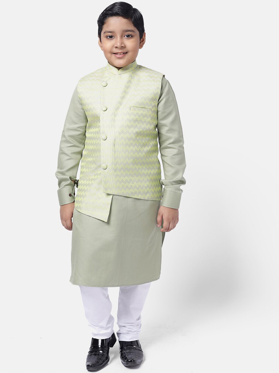 

NAMASKAR Boys Green Pure Cotton Kurta with Pyjamas