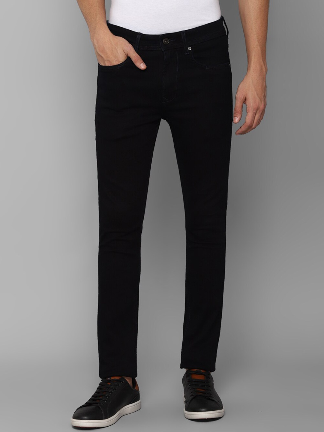 

Louis Philippe Jeans Men Black Slim Fit Jeans