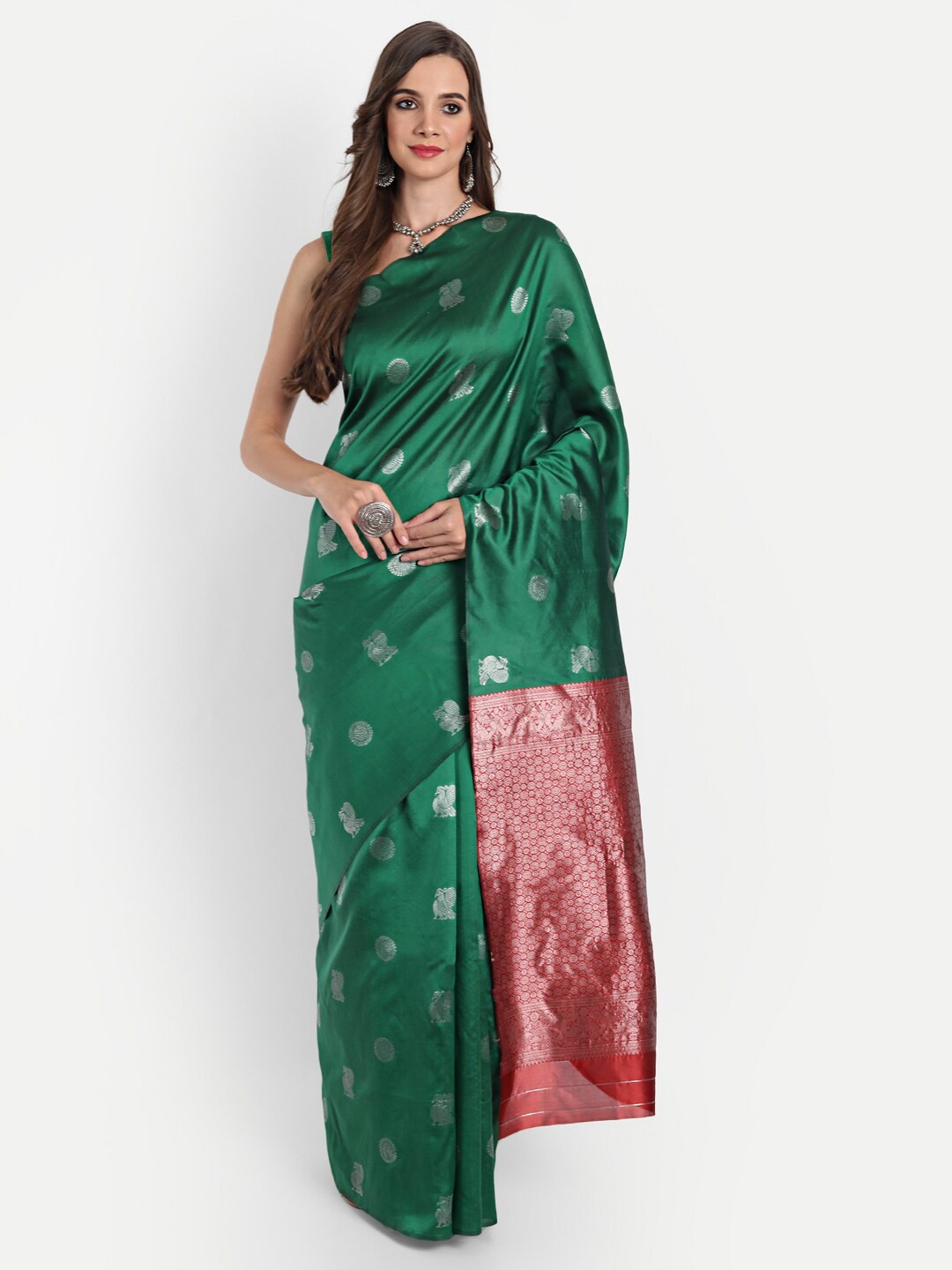 

ASPORA Green & Gold-Toned Woven Design Silk Blend Banarasi Saree