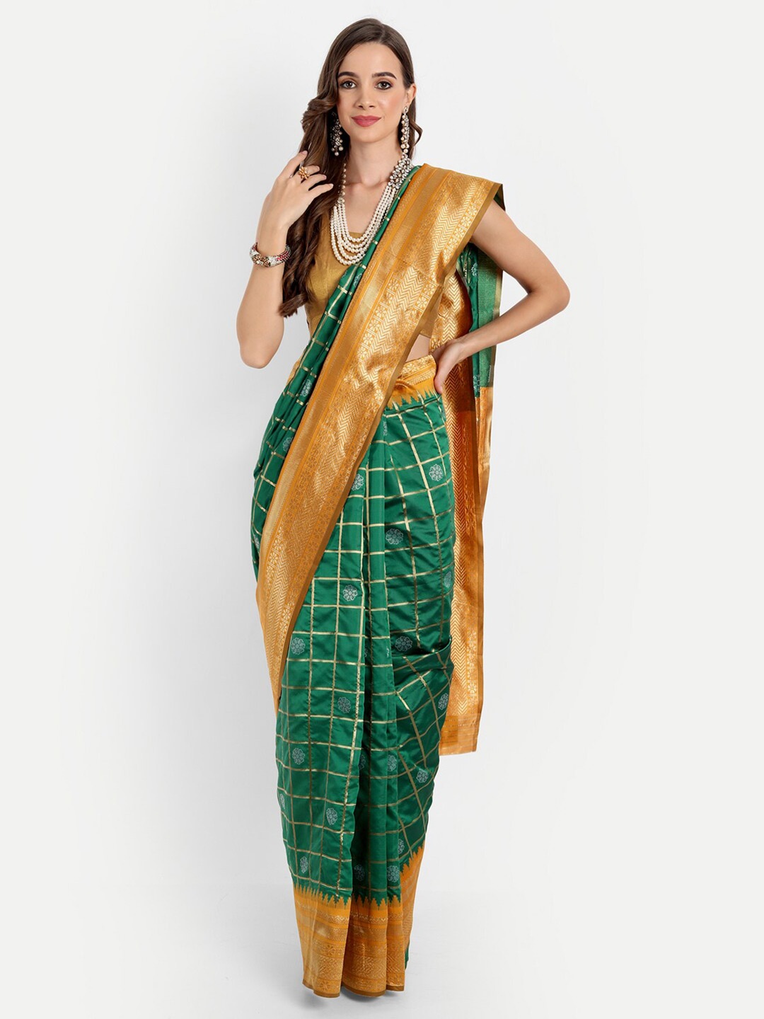 

ASPORA Green & Gold-Toned Checked Zari Silk Blend Kanjeevaram Saree