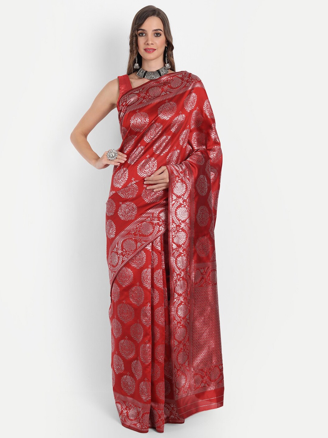 

ASPORA Maroon & Silver-Toned Woven Design Zari Silk Blend Banarasi Saree