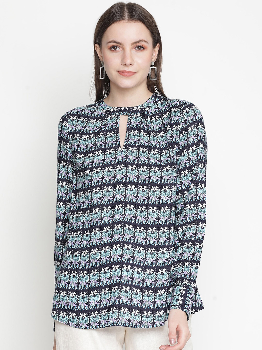 

Oxolloxo Blue Print Keyhole Neck Crepe Top