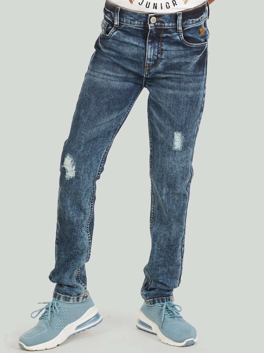 

Zalio Boys Blue Mildly Distressed Heavy Fade Jeans