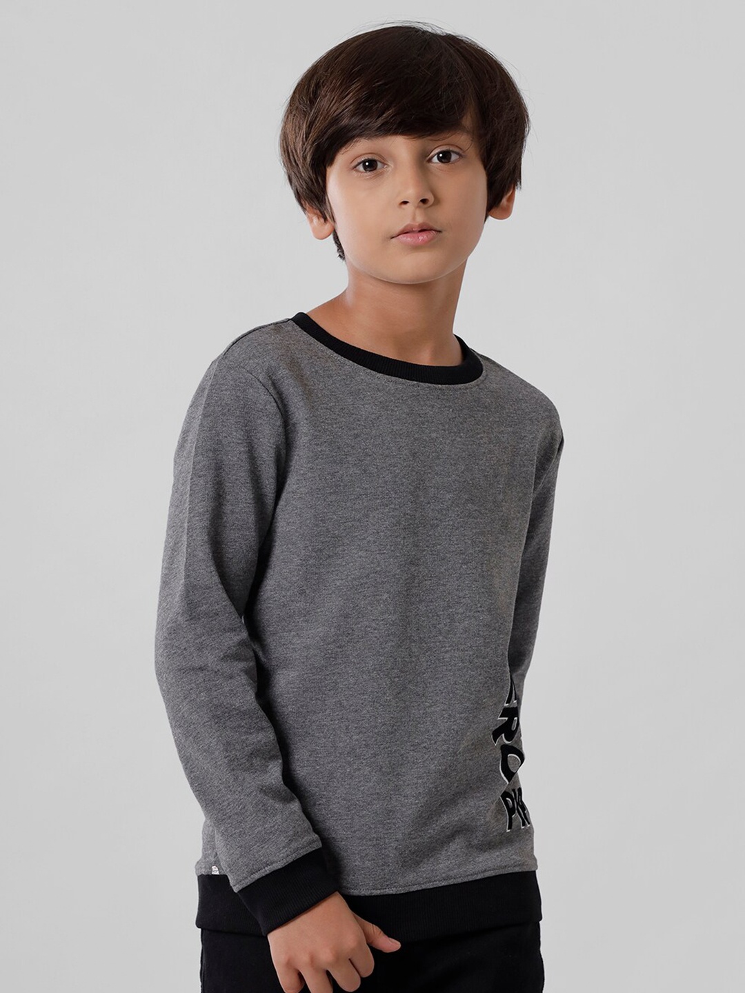 

PIPIN Boys Black Sweatshirt