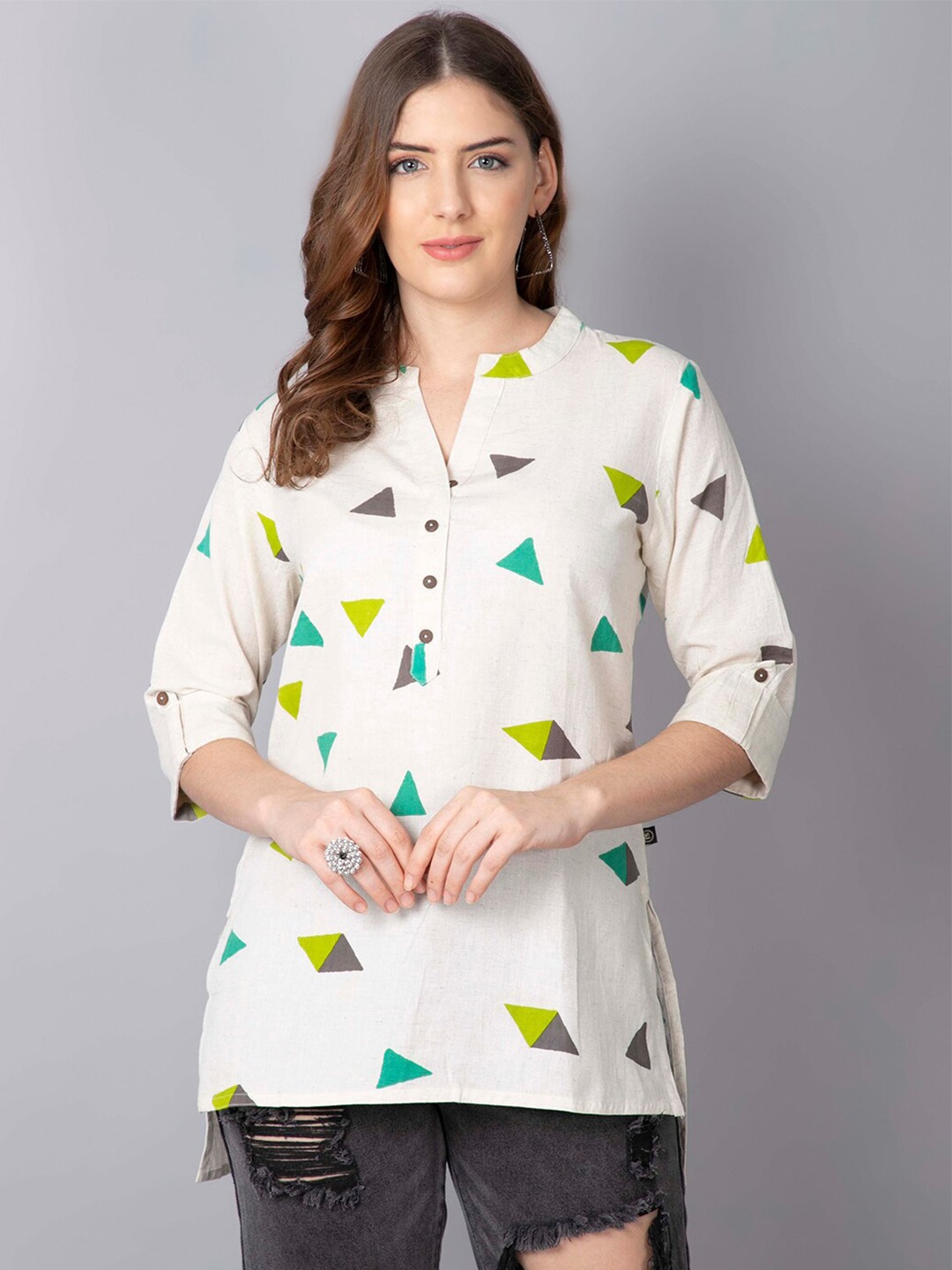 

Pistaa White & Green Geometric Printed Kurti